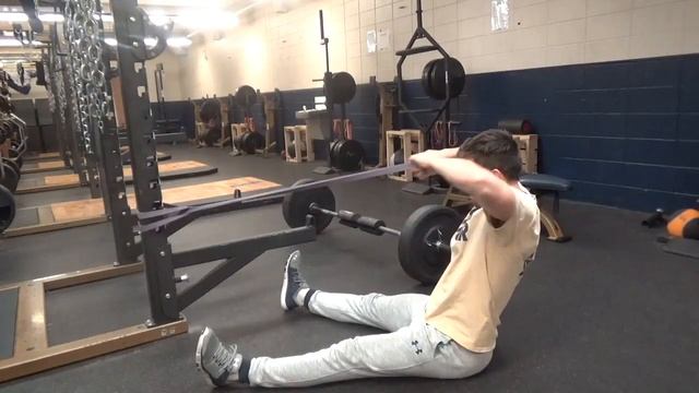 BAND SEATED FACE PULL