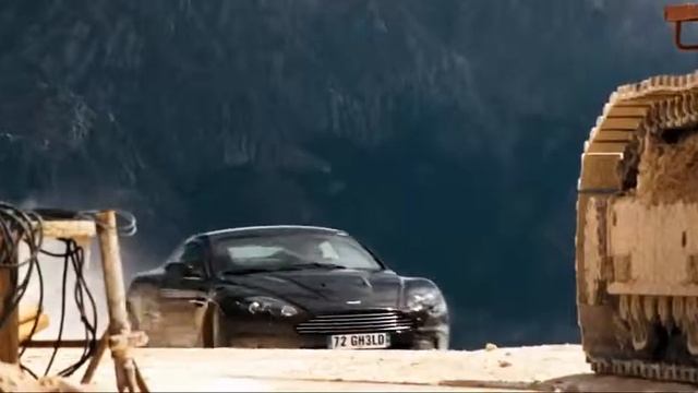 James Bond - Aston Martin chase scene