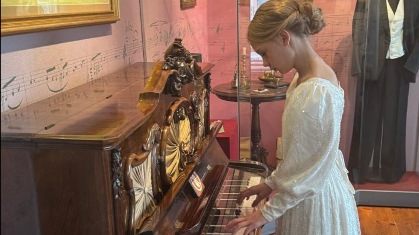 Ершова Василиса , 10 лет
Армянская народная песня «Ласточка»