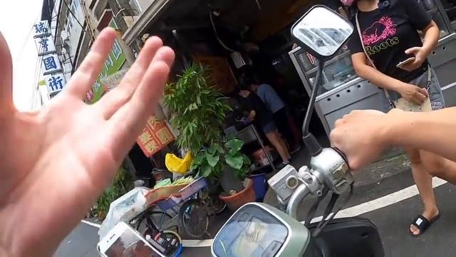 阿隆的視界#37 來去潮州三山國王廟附近找好吃的。阿婆炒粿仔(板條) 20200908