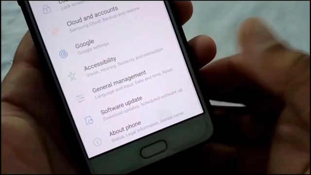How to change WhatsApp's default storage location to external memory.