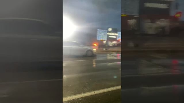 В Октябрьском около магазина "Апельсин" вспыхнул автомобиль