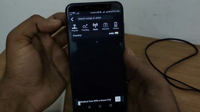 Dual Music Trick! Play different songs on each sides of the headphone!