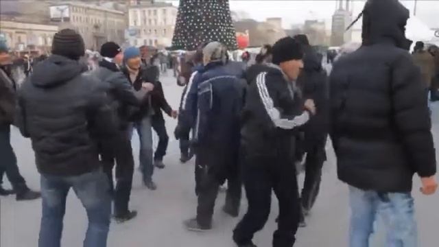 Новый год настаёт пасаны!!!нелигалы"гастрики" отрываются.Ярославль.