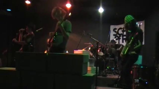 Nicky Pink Floyd - The Wall - School Of Rock 4