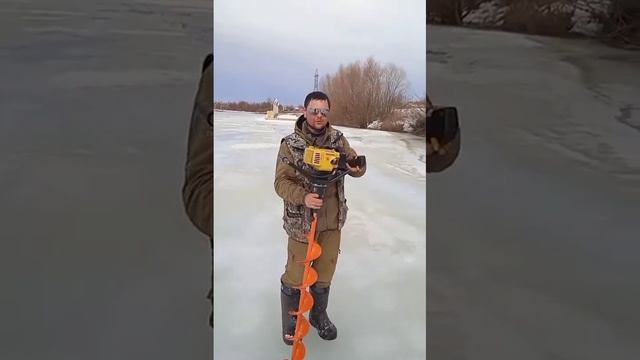 ледобур из тримера вещь для зимний рыбалки