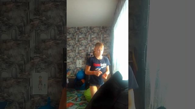 Ловлю мармиладные мишки в рот как в цирке !!!