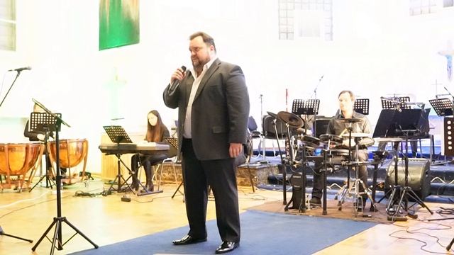 Олег Полпудин и ансамбль "Symphony" исполняют "Caruso". Собор Святого Андрея, 24 октября