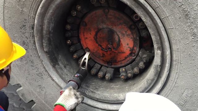 Hytorc Viet Nam tai Cang Container Quoc te VN Part 4