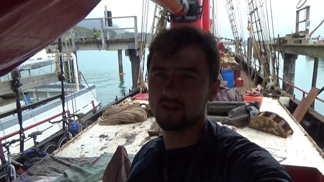 Парусник Alivio в Новой Зеландии перед навигацией.Уникальная экскурсия