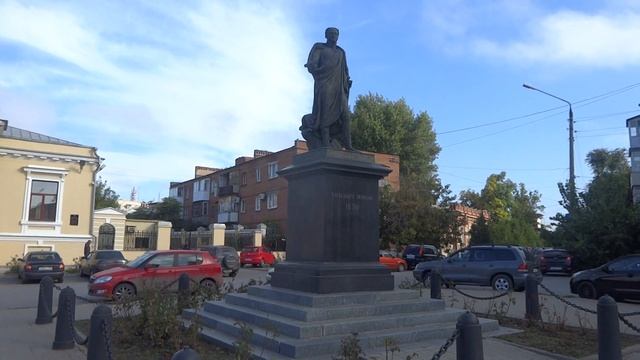 Памятник Александру Первому на Банковской площади. Пешеходная экскурсия по городу