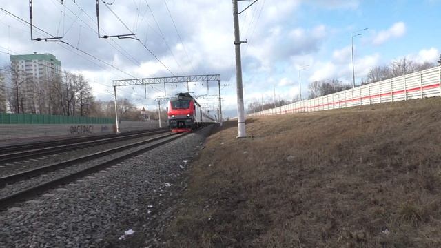 Электровоз ЭП20-050 со скорым дневным поездом №70 Москва - Липецк