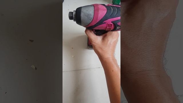 Đã bán - Thân máy bắn vít không than hitachi 14.4v
