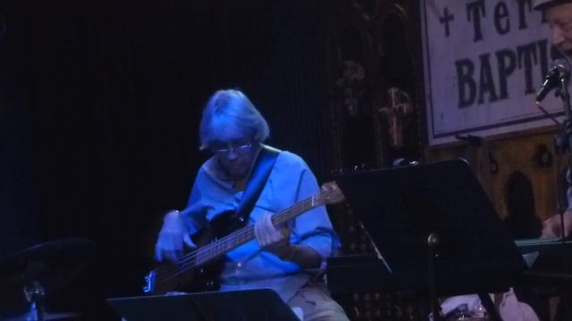 Ed Volker at Chickie Wah Wah 2015 08 29 120