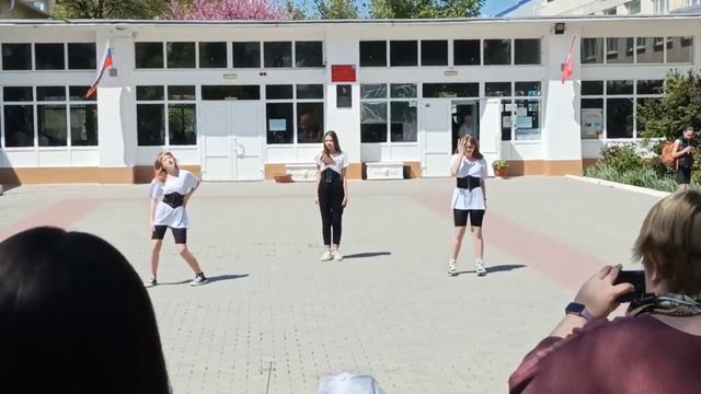 ужасное эхо. А танец клевый🥰