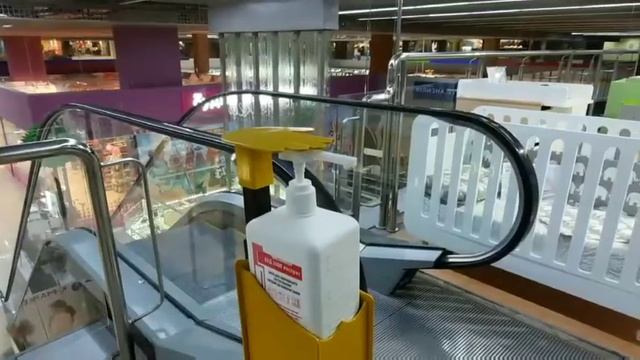 Бесконтактный пресс для дезинфекции рук с ножным приводом