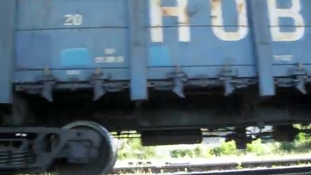 ВЛ80 с грузовым поездом и ЭР9ПК. Станция Гайдук Северо-Кавказской ж. д.