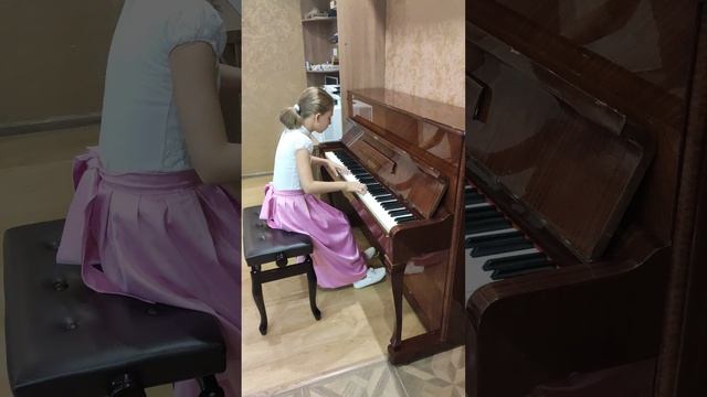 Зинченко Юлия 3 кл.  г. Новосибирск. ДШИ 7 им АП Новикова.  Грёзы-Р.Глиэр.  Бурный поток-С.Майкапар