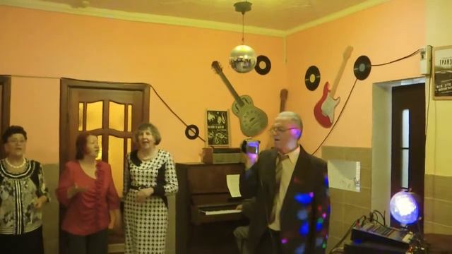 ПЕСНИ СВОЕЙ МОЛОДОСТИ ПОЮТ ПЕНСИОНЕРЫ...) АККОМПАНИРУЕТ Ф.В.ГИНЗБУРГ, ВИРТУАЛЬНЫЙ МУЗЕЙ КУЛЬТУРЫ