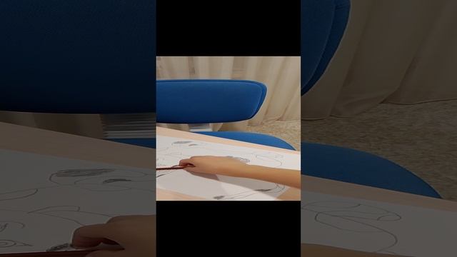 Рисуем кошечку цветными карандашами.