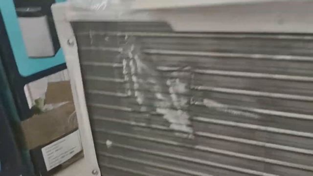 Conventional window air conditioner full walk-around review.