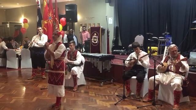 Ансамбл „Илинден" со Македонска Песна за Јубилејната Прослава на МПЦ-ОА