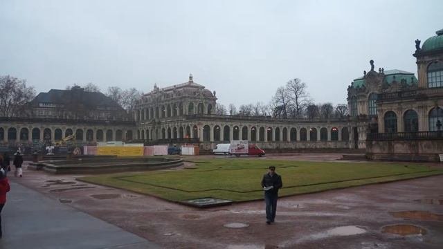 внутри дворца