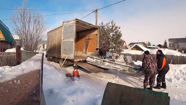 погрузка лодки