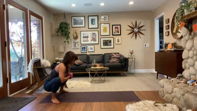 Flow Yoga with Katie of Mosaic Yoga - "Keep It Chill"