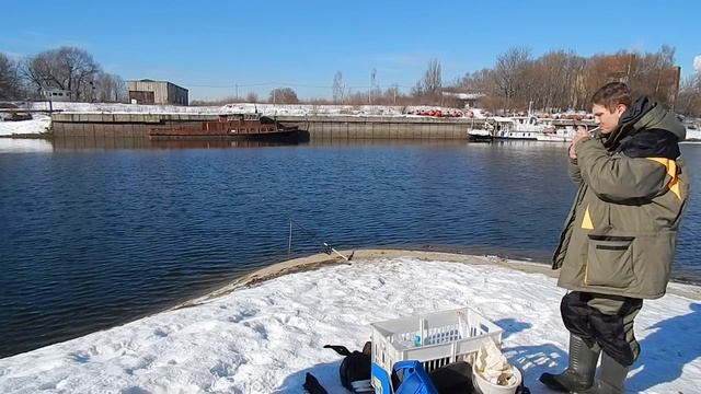 на закидушку зимой