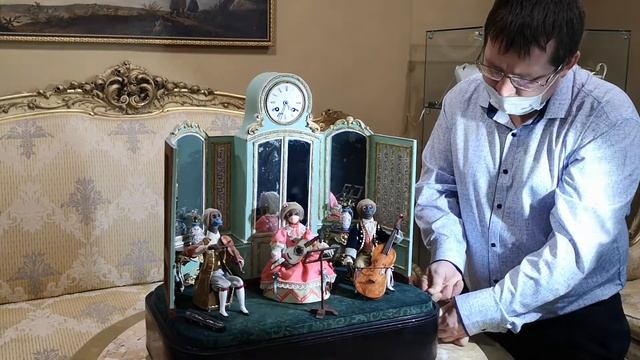 В саратовском музее краеведения заиграло старинное трио мартышек