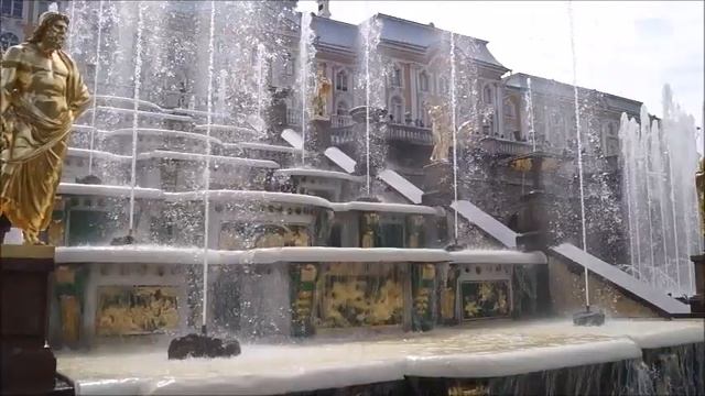 Большой каскад в Петергофе. Фонтан Большой каскад.