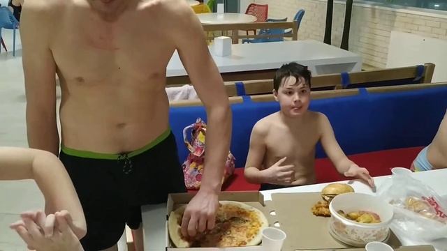 Милашке 9 лет, аквапарк Ailand