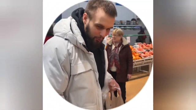 ДАНИЛА ГОРИЛЛА 🦍 ДОБЫВАЕТ ЕДУ В ДИКОЙ ПРИРОДЕ