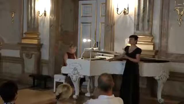 В.А.Моцарт Ария Сюзанны из оп.