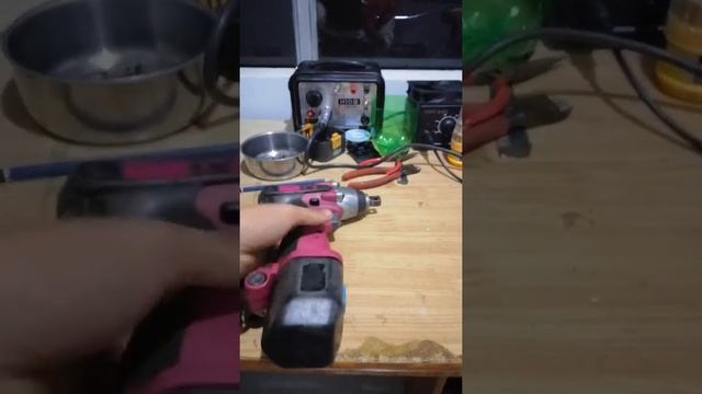 Bulong Hitachi 950k máy pin xạc LH: 088763879