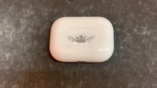 Лазерная гравировка AirPods