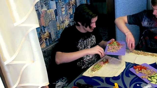 ГОТОВИМ ШАВЕРМУ В ДОМАШНИХ УСЛОВИЯХ (Проверка #95)