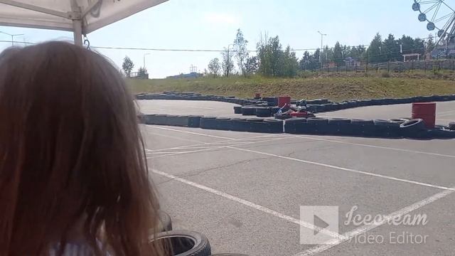 Он сказал поехали и махнул рукой или "Юрин Гагарин"