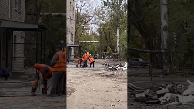 ⚫🔵🔴 В Донецке продолжают восстанавливать общежитие МЧС по Университетской, ложат новый асфальт.