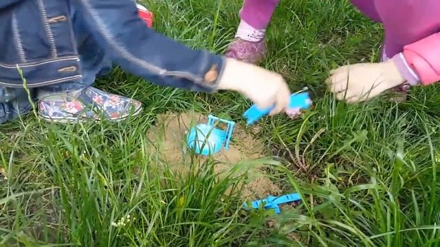 Свинка Пеппа на детской площадке . набор игрушек.видео для детей 🐷