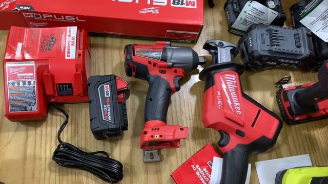 Milwaukee 2861 | máy bù lông Milwaukee 2861 M18 813Nm | pin Milwaukee 5Ah , sạc Lh 0962232180 tung