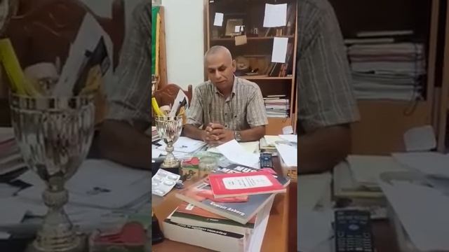 Entretien avec Merouane Sadok. pdt du club amateur d,athlétisme JSMBA Ben Aknoun au siège du club,