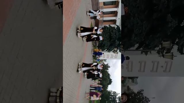 Слуцкий СДК встретил молодожёнов у Загса красиво, Советуем Посмотреть ☺️☺️☺️