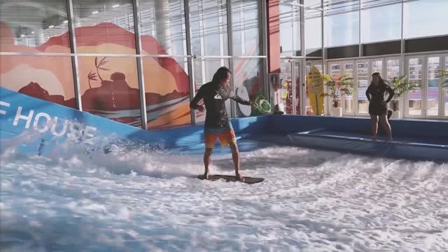 ПЕРВЫЙ РАЗ НА ИСКУССТВЕННОЙ ВОЛНЕ FLOWRIDER (ФЛОУРАЙД)