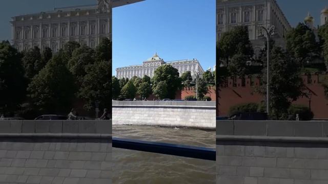 Экскурсия по Москва реке)))