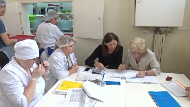 Общественная палата и родители проверили организацию питания в школах