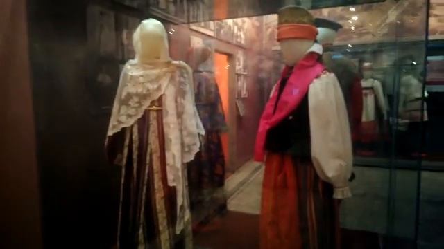 П195 - Этнографический музей - день 6 - видео 35 - Немец опять офигевает в России