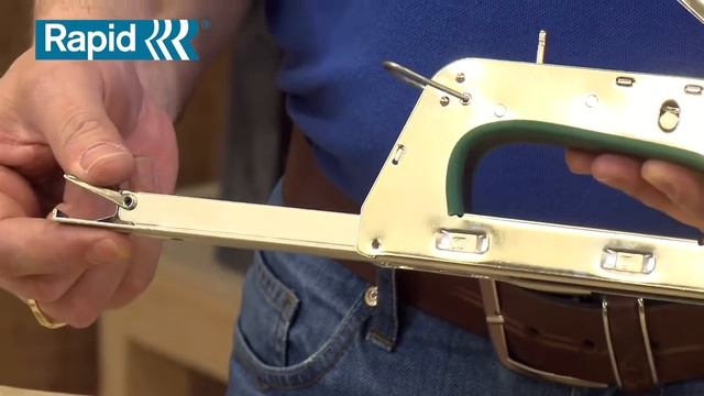 Rapid Heavy Duty Staple Gun with Extra Staples   STAPLE