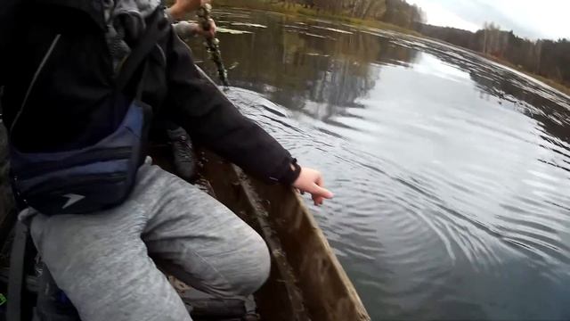 Мы нашли заброшенную лодку и поплавали!!!!!!